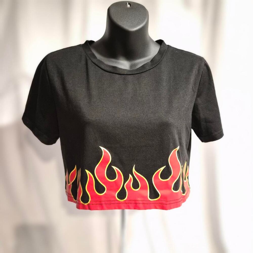 Romwe flame‎ graphic crop